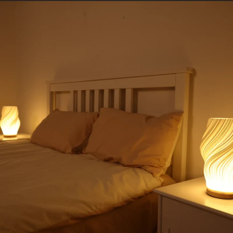 Wavy glass lamp